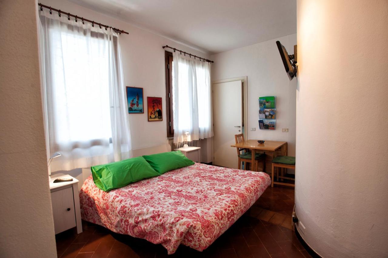 Casa Vacanze Tana Della Volpe 이스프라 외부 사진